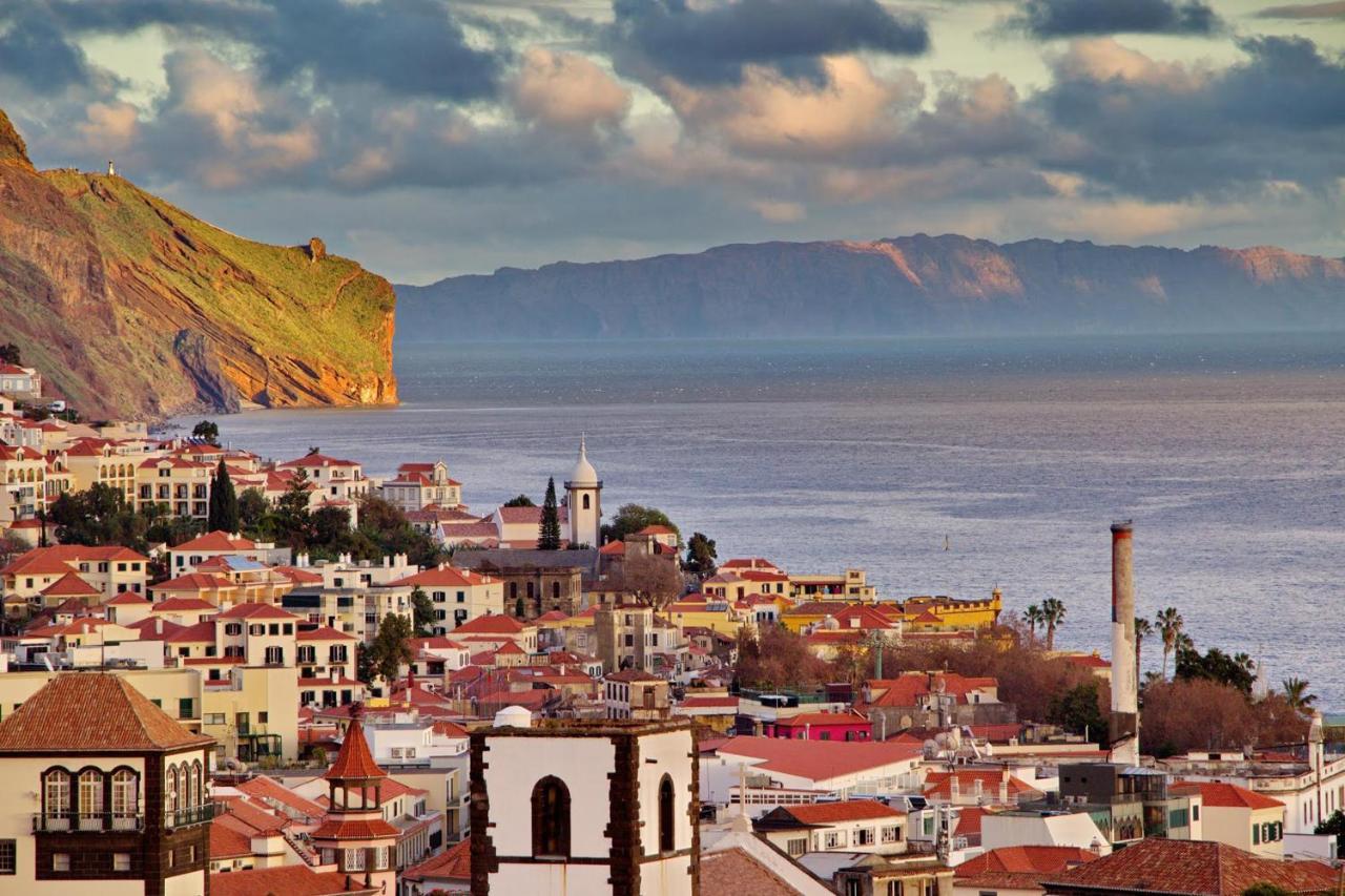 Cozy Penthouse By Holiday Rental Madeira Canico  Bagian luar foto